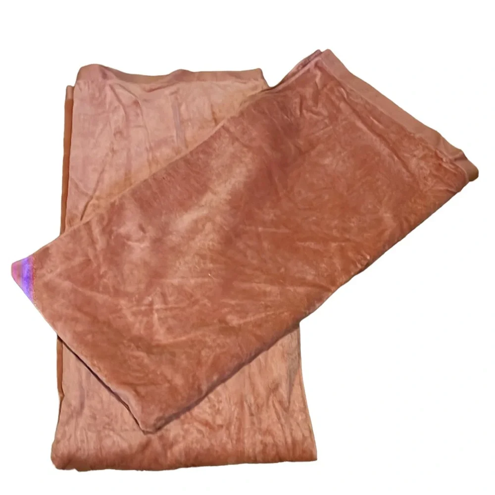 Vintage Diane Von Furstenberg bath towels set